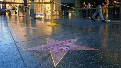 '​Trampning Gollivuddagi yulduzini taxqirlagan odam jarimaga tortildi'ning rasmi