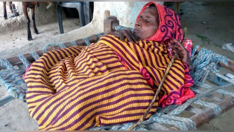 Изрображение 'ЖИТЕЛЬНИЦА ИНДИИ ПОСЛЕ ТРЕТЬИХ РОДОВ УМЕНЬШИЛАСЬ ВДВОЕ'