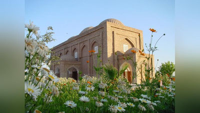 '​Prezident Shavkat Mirziyoev Iso Termiziy ziyoratgohida bo`ldi'ning rasmi