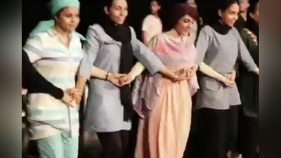 'Ikki eronlik Shekspir komediyasi tufayli qamoqqa olindi (Video)'ning rasmi