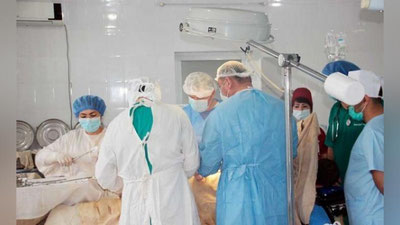 'Samarqandda rossiyalik professor murakkab operasiyalar o`tkazdi'ning rasmi