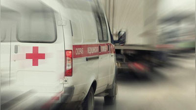 '​Saratovda tez yordamga qo`ng`iroq qilgan erkakning uyiga dafn marosimi mashinasi etib keldi'ning rasmi