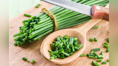 'Кўк пиёз инфекцион касалликлардан ҳимоялайди, сочни ўстиради'ning rasmi