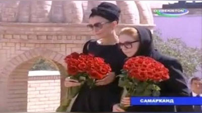 Изрображение 'СУПРУГА И ДОЧЬ ИСЛАМА КАРИМОВА ВОЗЛОЖИЛИ ЦВЕТЫ К МОГИЛЕ ПЕРВОГО ПРЕЗИДЕНТА (ВИДЕО)'