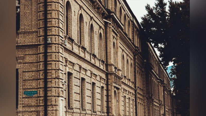 'Toshkent davlat yuridik universitetiga o`qishga kiritish bilan shug`ullangan jinoiy guruh qo`lga olindi'ning rasmi