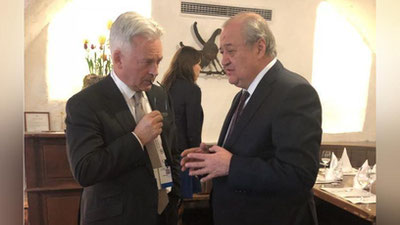 'Buyuk Britaniya tashqi ishlar davlat vaziri bilan fikr almashildi'ning rasmi