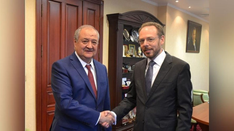 Изрображение 'САША ГРАУМАН ВОЗГЛАВИЛ ПРЕДСТАВИТЕЛЬСТВО ЮНИСЕФ В ТАШКЕНТЕ'