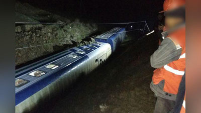 Изрображение 'В КАШКАДАРЬЕ ОПОЛЗЕНЬ ЗАБЛОКИРОВАЛ ДВИЖЕНИЕ ПОЕЗДА'