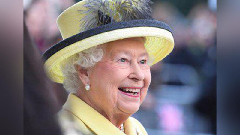 'Buyuk Britaniya qirolichasi Trampni oilasi bilan mamlakatiga taklif qildi'ning rasmi