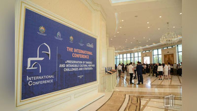 'Samarqandda xalqaro konferensiya muhokamalari uch yo`nalishda davom etmoqda'ning rasmi