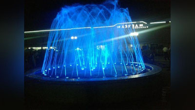 'Chimboy tumanida musiqiy favvora ishga tushdi (foto)'ning rasmi