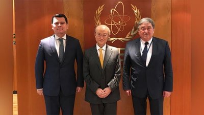 'O`zbekiston delegasiyasi Atom energetikasi xalqaro agentligi bosh direktori bilan uchrashdi'ning rasmi