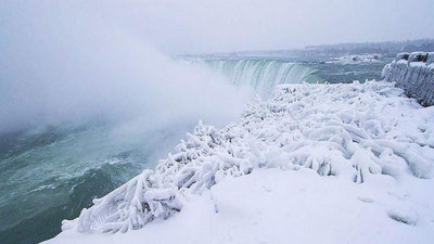 Изрображение 'В США ЧАСТИЧНО ЗАМЕРЗ АТЛАНТИЧЕСКИЙ ОКЕАН (ВИДЕО)'