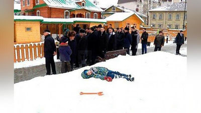 '​Prezident delegasiyasi kelayotganini ko`rgan bola qorga yotib, o`zini uxlaganga soldi'ning rasmi