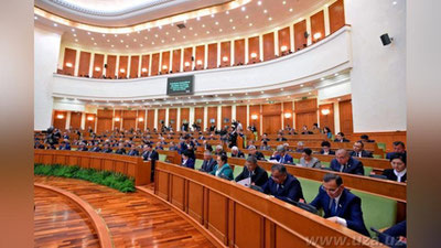 '​SENATORLAR QIShLOQ XO`JALIGIDA MAJBURIY MEHNATGA QARShI ChORALAR KO`RMOQDALAR'ning rasmi