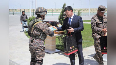 'Buxorodagi o`ta muhim ob`ektlarda shartli dushmanni qo`lga olish bo`yicha mashg`ulotlar o`tkazildi (Video)'ning rasmi