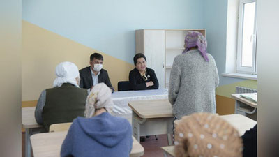 'Tanzila Narbaeva Yangiyo`l va Quyi Chirchiq tumanlarida xotin-qizlar muammolarini o`rgandi'ning rasmi