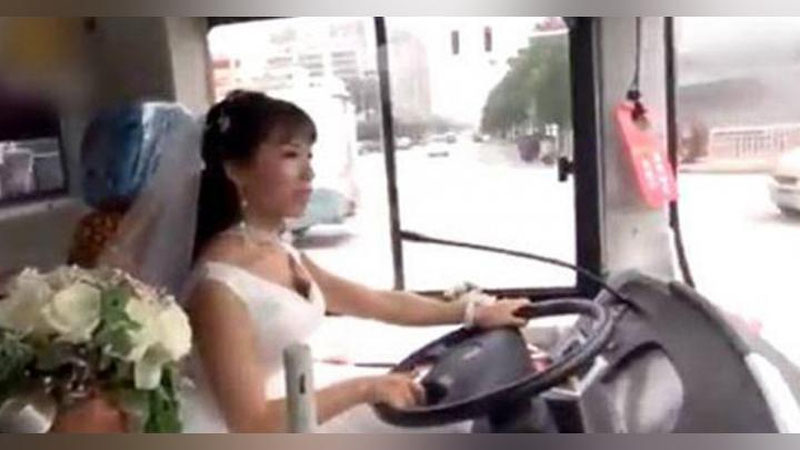 'Kelin to`yiga etib borish uchun avtobus boshqardi (Video)'ning rasmi