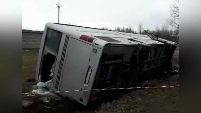 Изрображение 'В Сырдарьинской области опрокинулся автобус: пострадали 20 пассажиров'