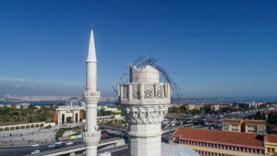 'Turkiyadagi zilzila odamlarning vahimasiga sabab bo`ldi'ning rasmi