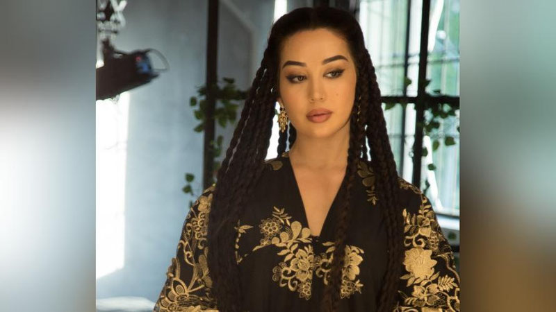 'Asal Shodieva yangi qiyofada'ning rasmi