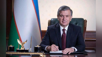 'Shavkat Mirziyoev o`qituvchi va murabbiylardan bir guruhini mukofotladi'ning rasmi