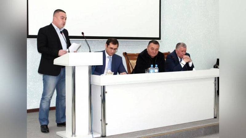 'O`zbekiston suzish federasiyasida hisobot-saylov konferensiyasi o`tkazildi'ning rasmi