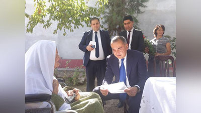 Изрображение 'ХОКИМ ТАШКЕНТА ВРУЧИЛ 101-ЛЕТНЕЙ МАХБУБЕ МОМО МЕДАЛЬ "ШУХРАТ"'