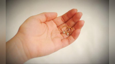 Изрображение 'В ЗАРБДОРЕ ЗАДЕРЖАНЫ УЧЕНИЦЫ КОЛЛЕДЖА, СНЯВШИЕ С ПЕРВОКЛАССНИЦЫ СЕРЬГИ'