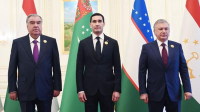 Изрображение 'Главы Туркменистана, Таджикистана и Узбекистана приняли заявление по итогам саммита в Ашхабаде'