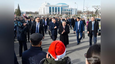 'Prezident Bosh archa o`rnatilgan maydonga tashrif buyurdi  'ning rasmi