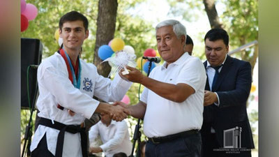 'O`zbekiston karlar jamiyati a`zolariga Prezidentimiz sovg`alari topshirildi'ning rasmi