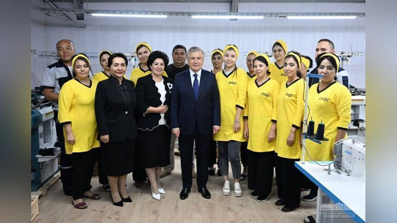 Изрображение 'Президент посетил одну из махаллей Сергелийского района'
