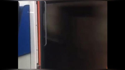 Изрображение 'Специалисты изучают видео поездки в метро с открытыми дверями'