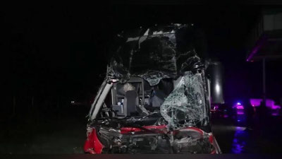 Изрображение 'Автобус  с туристами попал в ДТП в Самаркандской области: есть погибший и пострадавший (видео)'