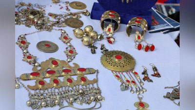 'Kelgusi yildan boshlab Buxoroda har 2 yilda Xalqaro zardo`zlik va zargarlik festivali  o`tkaziladi'ning rasmi