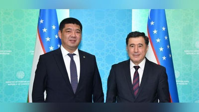 Изрображение 'Новый посол Кыргызстана вручил копии верительных грамот в МИДе Узбекистана'