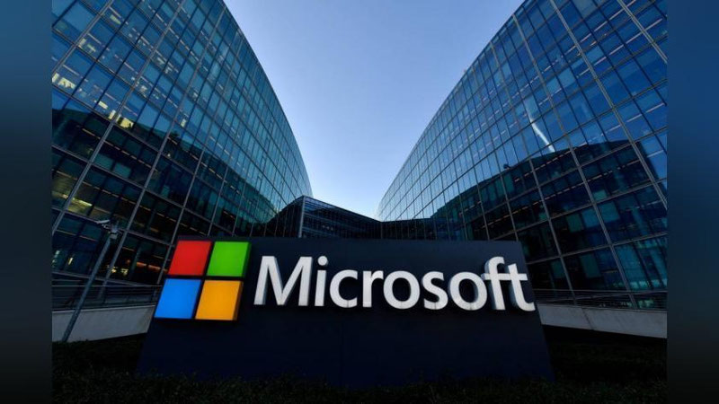 'Microsoft раҳбари компаниядаги акцияларидан ярмини сотиб юборди. Сабаби...'ning rasmi