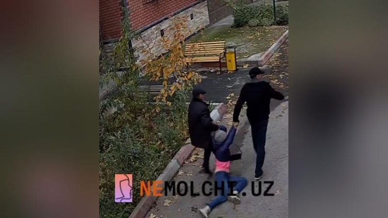 Изрображение 'Кадры похищения девушки в Ташкенте: ГУВД проверяет информацию'