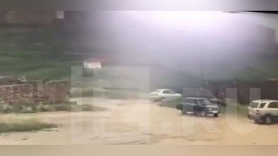 Изрображение 'Автомобиль с семьей упал с обрыва в Дагестане: страшный момент попал на видео'