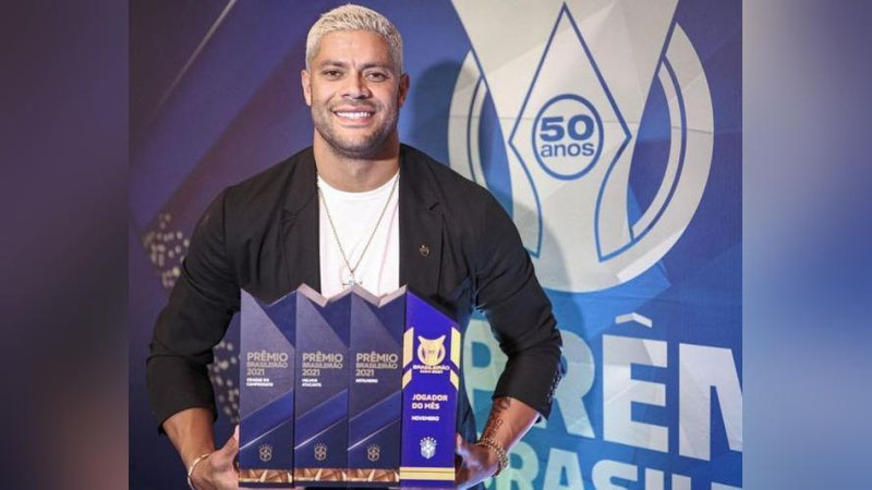 'Халк Бразилиянинг энг яхши футболчиси деб топилди'ning rasmi