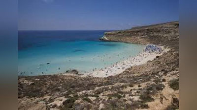 'Italiyada muhojirlar bo`lgan qayiq halokatga uchradi (Video)'ning rasmi