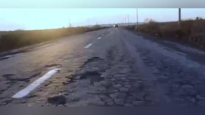 Изрображение 'Президент проехался за рулем по разбитому участку дороги «Байсун- Денау» (видео)'