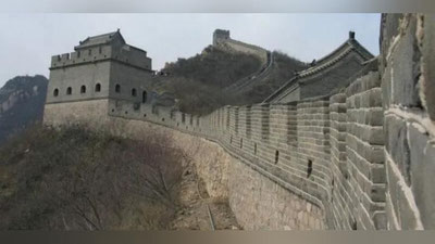 'Буюк Хитой деворининг бир қисми қулаб тушди'ning rasmi