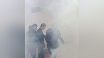 Изрображение 'Ученик юнусабадской школы поджег "дымовушку" и закоптил столовую (видео)'