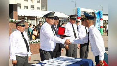 'Oliy harbiy ta`lim muassasalarida navbatdagi bitiruv marosimlari bo`lib o`tdi'ning rasmi