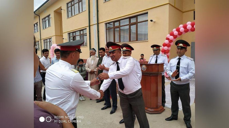 'Surxondaryoda harbiy xizmatchilar Hayit bayramini yangi uylarda kutib olishadi'ning rasmi