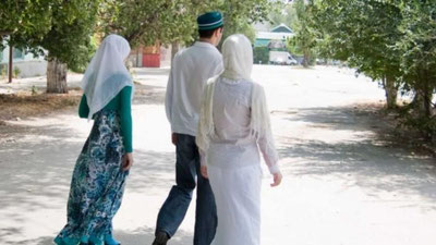 'Xotinlar rozi qonun norozi: Qashqadaryoda ikki xotini bilan bir uyda yashagan 21 yoshli yigit uy qamog`iga mahkum qilindi'ning rasmi