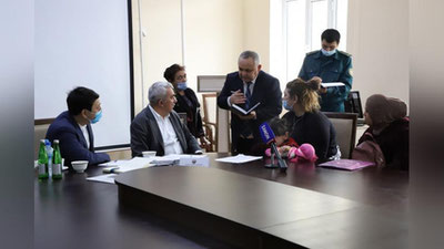 'Toshkent shahar sudlari raislari Olmazor tumani fuqarolarini qanday muammolar qiynayotganini o`rgandi (foto)'ning rasmi