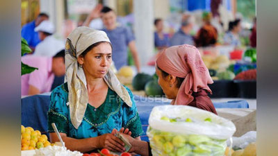 'Toshkent viloyatida bozorda savdo qilayotgan ayollar kuch bilan qo`lga olindi'ning rasmi